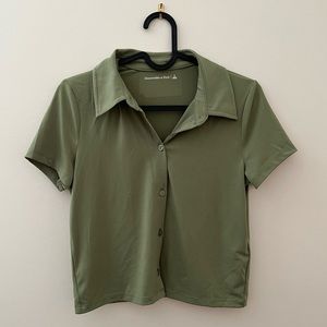 Abercrombie & Fitch - Button Collar Top - S - Olive